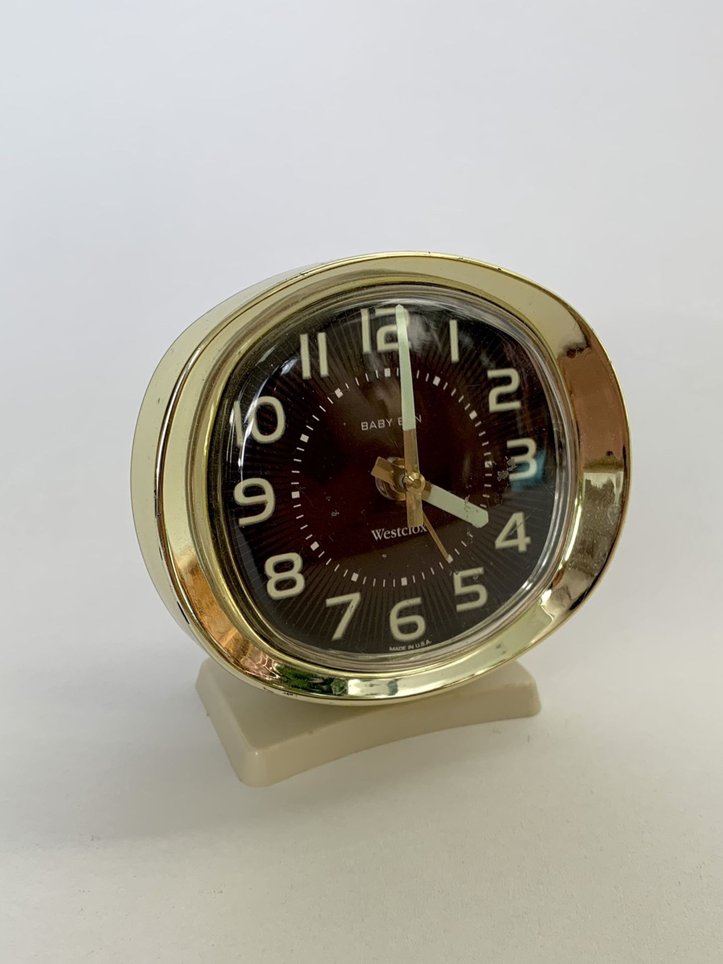 • vintage retro baby ben cream + brass wind-up desk clock •