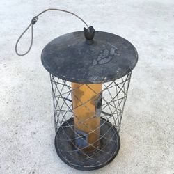 Colibri Wild Bird Feeder with Squirrel Cage for Protection