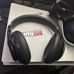 Beats Studio Pro Damaged