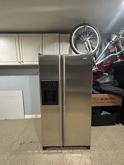 JENN-AIR   Refrigerator
