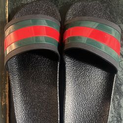 GUCCI SLIDES