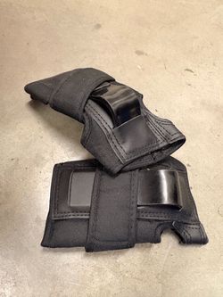 Black Wrist Guards Pair