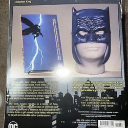 Batman: The Dark Knight Returns Book & Mask Set