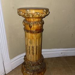 Stand / Table