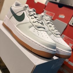 Nike Air Force 1 Size 3.5 Y GS 5 Women’s 