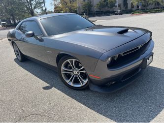 2020 Dodge Challenger RT V8 hemi