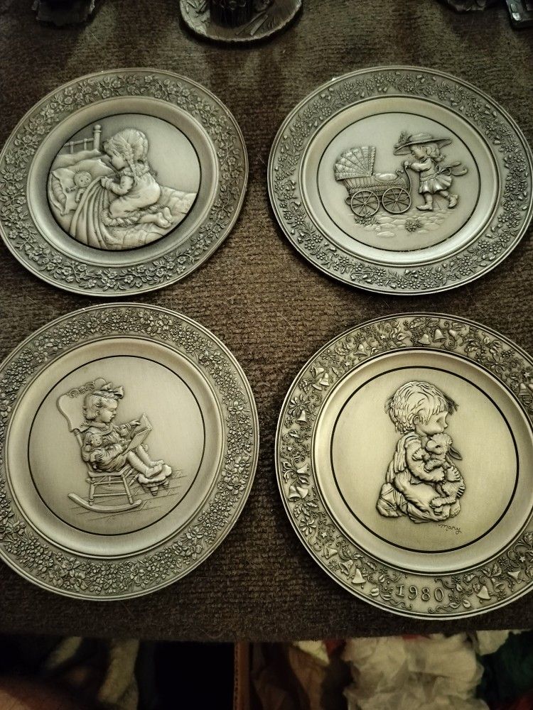(2) 1980 (1) 1979 (1) 1981 Hallmark pewter plates