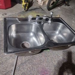 STAINLESS STEEL KITCHEN SINK 