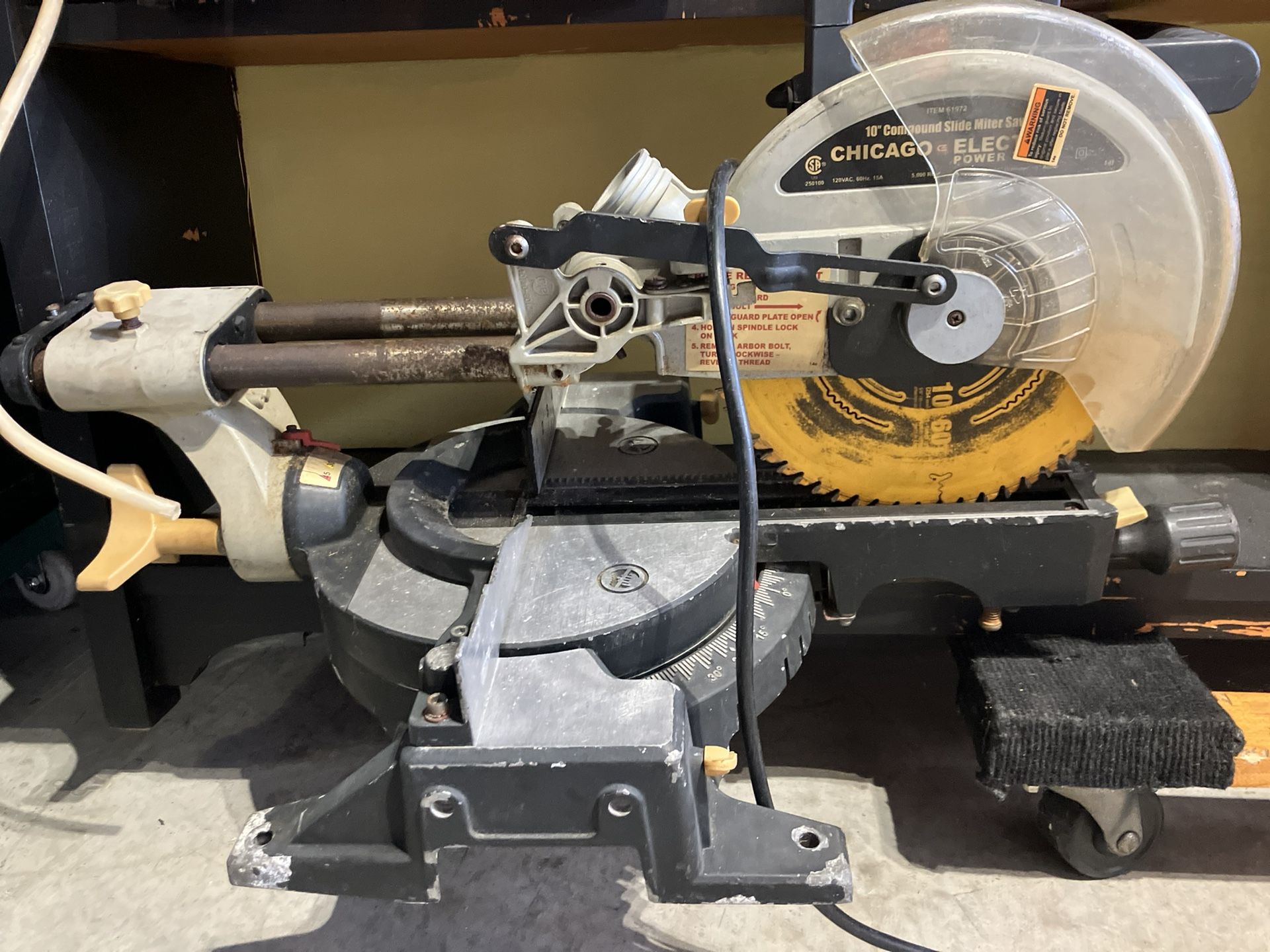 CHICAGO SLIDING COMPOUND MITERSAW