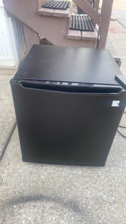 Mini fridge