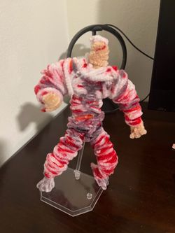 Invincible Conquest Pipe Cleaner Figure