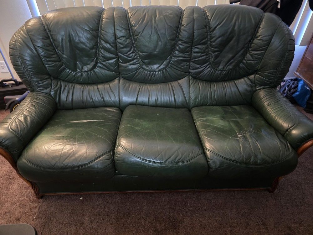 Couch (Free)