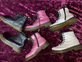Children’s leather Doc Marten boots! 🥾 Youth size 1 Shoes!