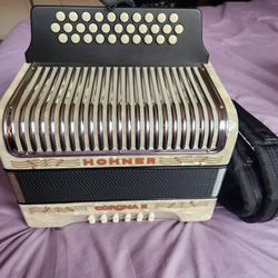 Acordeon Honner Corona II