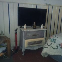 ,32 Flat Screen Tv
