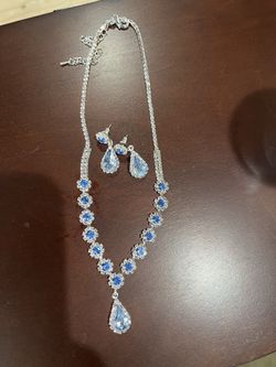 18 inch necklace with earrings set 18 inch necklace with earrings set