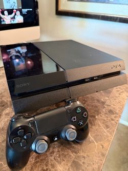 Sony PlayStation 4 CUH-1001A 500 GB Gaming Console - Black