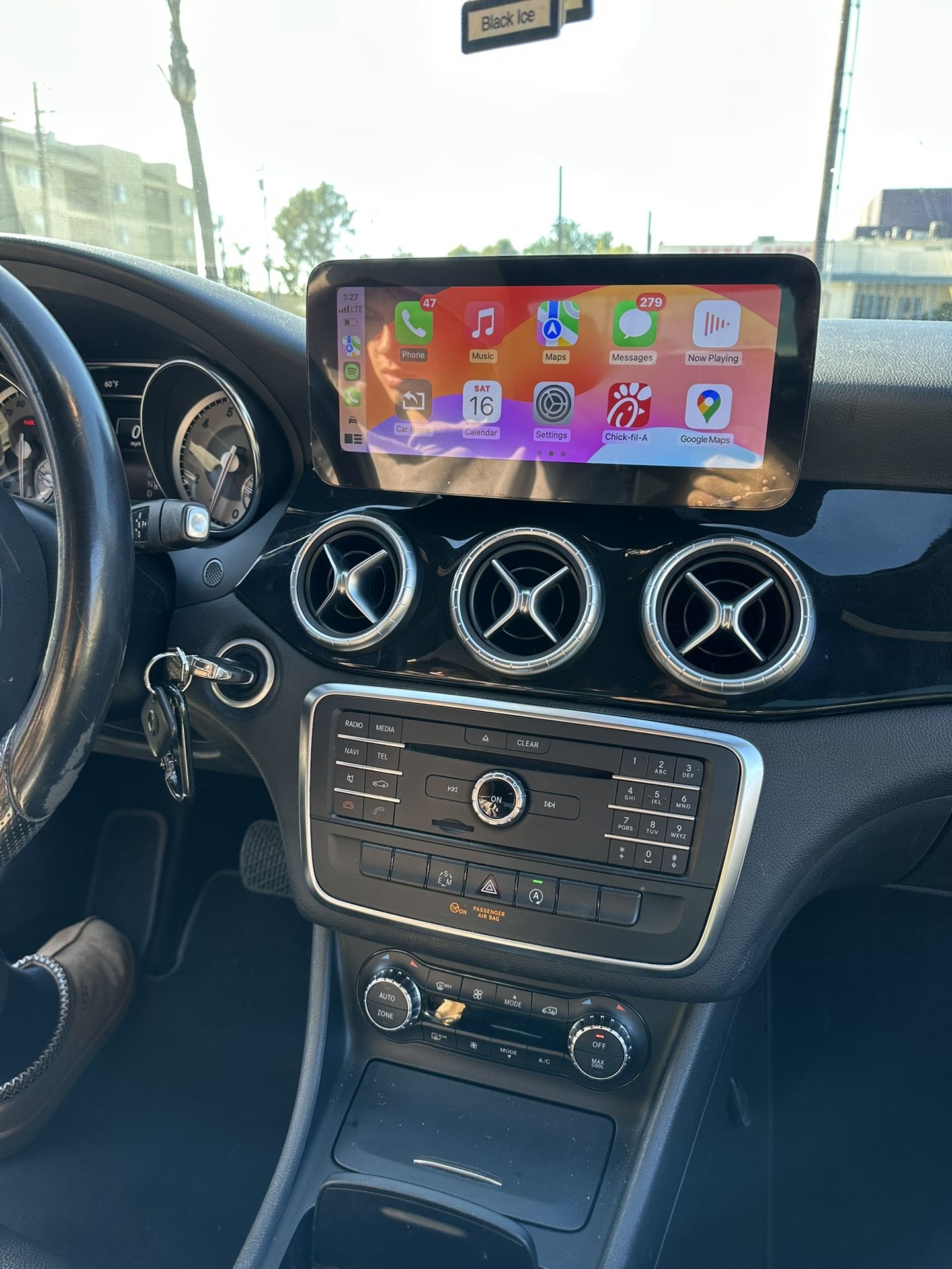 Mercedes Benz CarPlay Screen