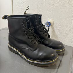 Doc Marten 1460 Size 8 Men/size 9 Women