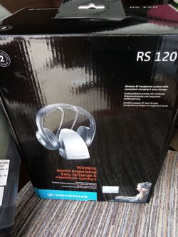 Wireless headphone system