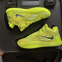 Giannis Freak 7 ASW Warning label Sz10