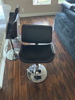 3 Bar Stools