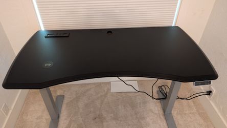 WorkPro electric standing desk 60" wireless charging station