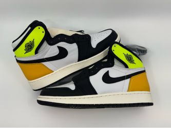 Jordan 1 Retro High White Black Volt University Gold (GS) Size 6Y