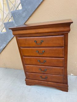 Dresser