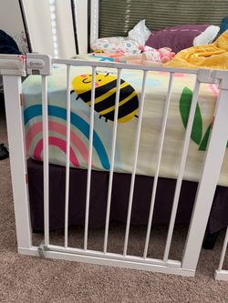 Safety gates (2)