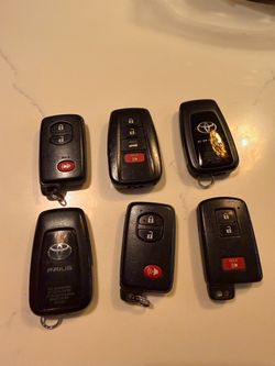 Smart keys for Toyota programing is Included  most makes and models llaves y controles