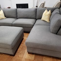 Thomasville Sectional sofa with Ottoman Like New!