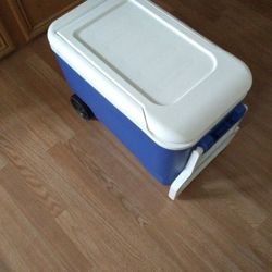 Igloo Roller Cooler 
