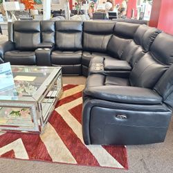 UM2.... 3 Pc. Power Recliner Sectional 