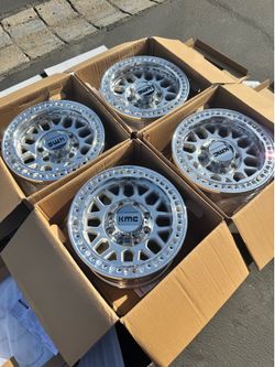 Brand New 17x8.5 KMC “235” GRENADE CRAWL BEADLOCK Wheels 8 Lug Wheels For GMC Chevy and Dodge Ram Trucks
