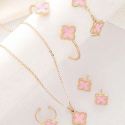 New— Pink Hollow Out Four-Leaf Clover Vintage Elegant Women's Set
