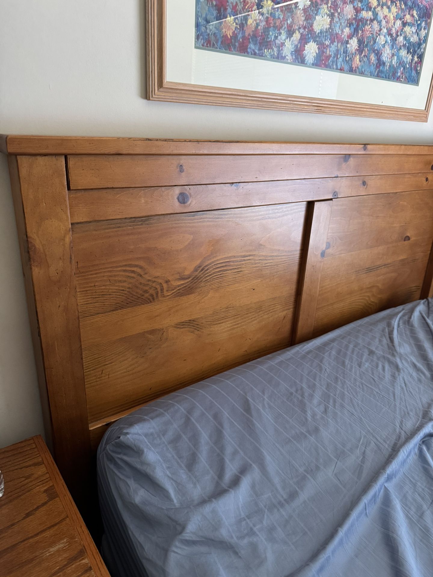 Solid Wood Queen Bed Frame And Mattress 