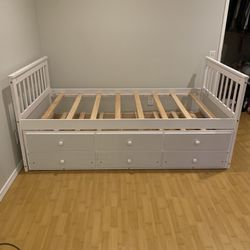 White Twin Day Bed With 6 Drawers