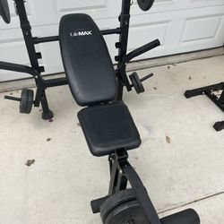 Bench Press With Leg Lift