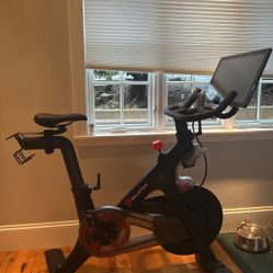 peloton bike stationary 