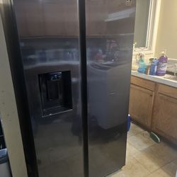 MOVING SALE Black Stainless Steel Samsung Refrigerator 