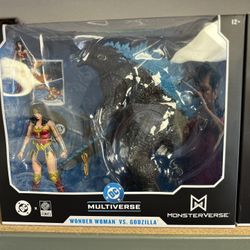 McFarlane Toys- DC Multiverse Wonder Woman vs. Godzilla