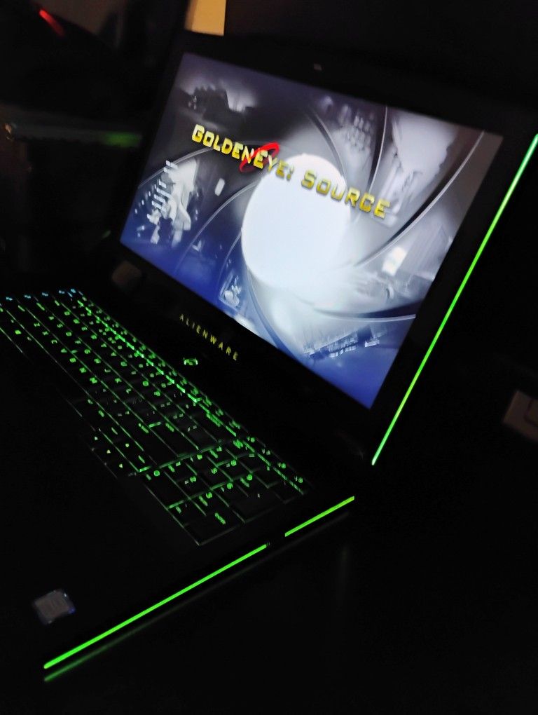 Alienware 17 R4 I7 7700HQ GTX 1070 8GB
