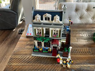 LEGO Parisian Restaurant