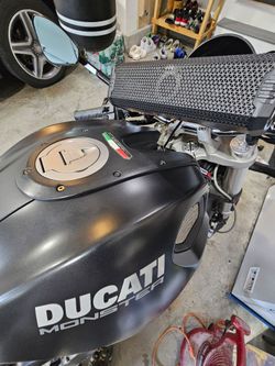 2010 Ducati Monster 696