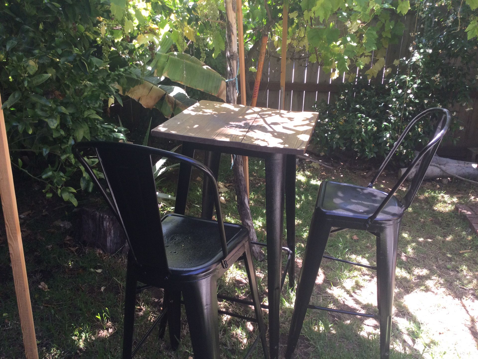Bar Stool. Table.