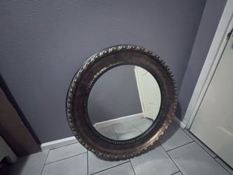 Round mirror