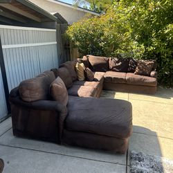 Large Sectional With Chaise Lounge 