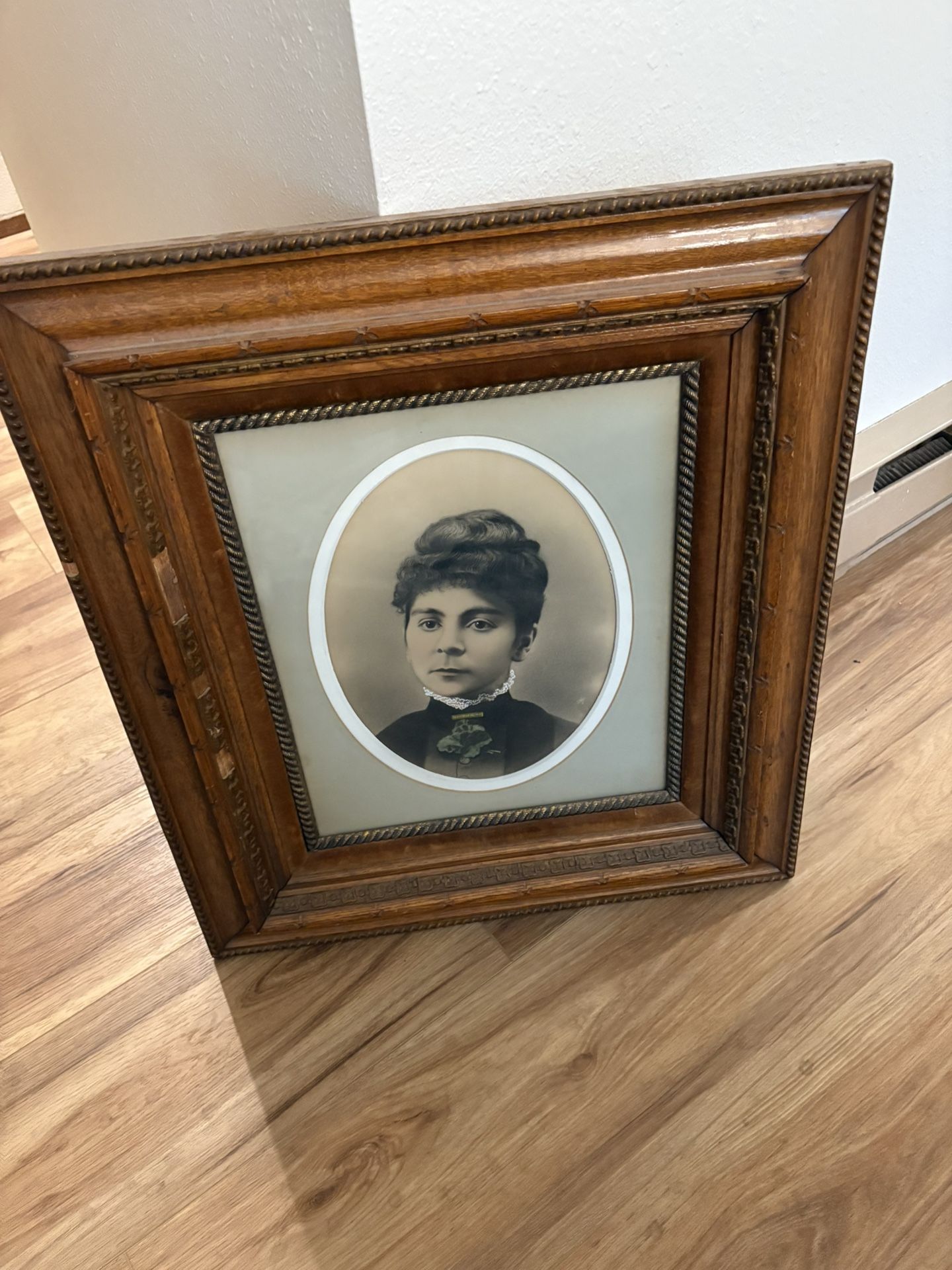 Antique Oak Picture Frame With Picture Of Lady