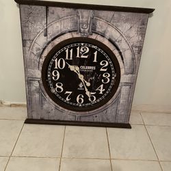 Clock Very Good Condition 